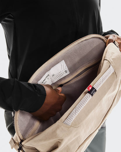 Sling Pack 9L Sand | Black - US 2238